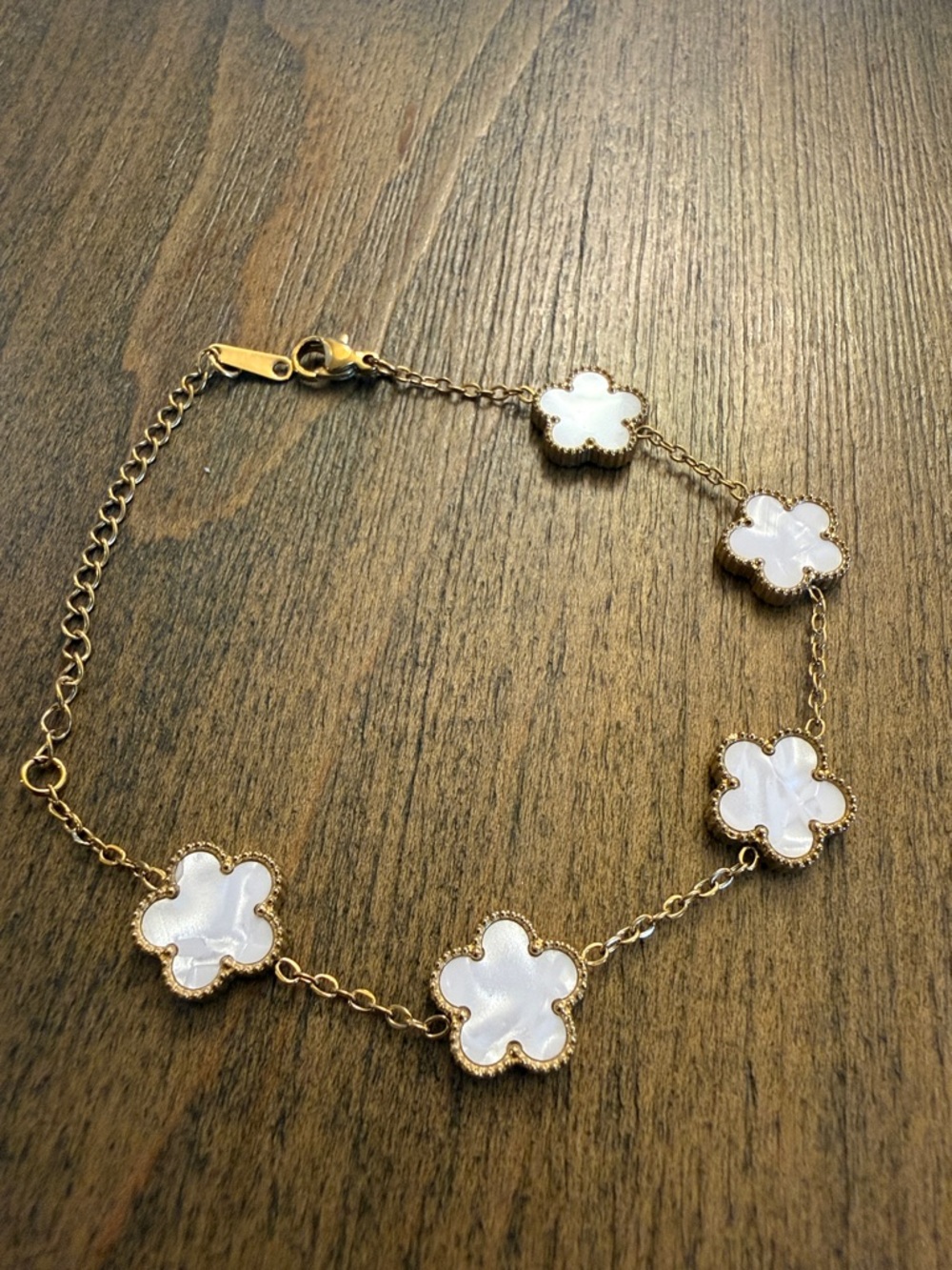 Elegant Gold (S1)  and white Clover Stainless Steel gold plated 18K